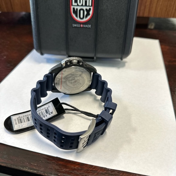 LUMINOX Men’s XS.1553 Scott Cassell Deep Dive Edition Watch - Picture 2 of 2